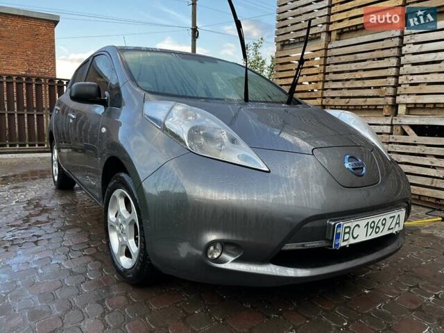 Серый Ниссан Лиф, объемом двигателя 0 л и пробегом 105 тыс. км за 9500 $, фото 2 на Automoto.ua