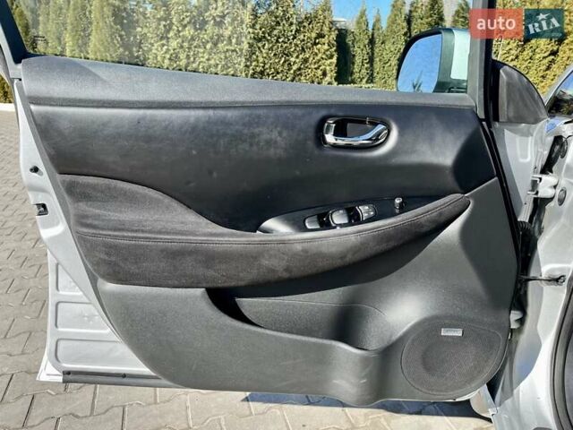Сірий Ніссан Ліф, об'ємом двигуна 0 л та пробігом 98 тис. км за 7800 $, фото 16 на Automoto.ua