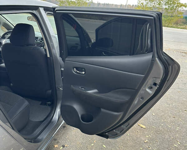 Сірий Ніссан Ліф, об'ємом двигуна 0 л та пробігом 106 тис. км за 8300 $, фото 12 на Automoto.ua