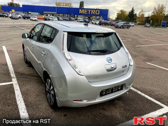 Серый Ниссан Лиф, объемом двигателя 80 л и пробегом 140 тыс. км за 7400 $, фото 5 на Automoto.ua