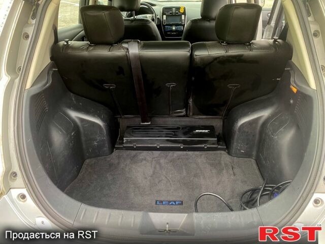 Серый Ниссан Лиф, объемом двигателя 80 л и пробегом 140 тыс. км за 7400 $, фото 10 на Automoto.ua