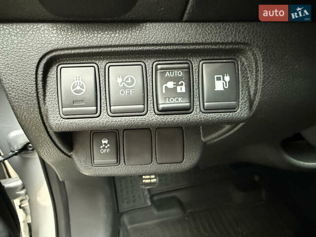 Серый Ниссан Лиф, объемом двигателя 0 л и пробегом 63 тыс. км за 7200 $, фото 66 на Automoto.ua