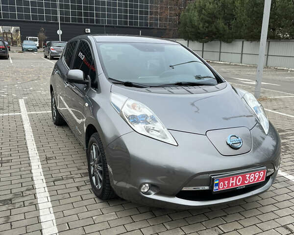 Серый Ниссан Лиф, объемом двигателя 0 л и пробегом 92 тыс. км за 8600 $, фото 1 на Automoto.ua