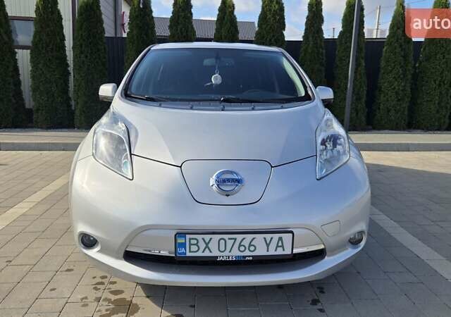 Сірий Ніссан Ліф, об'ємом двигуна 0 л та пробігом 110 тис. км за 7700 $, фото 21 на Automoto.ua