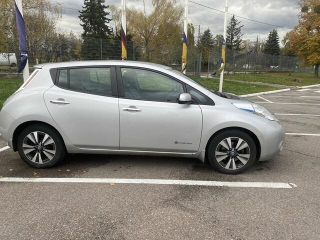 Серый Ниссан Лиф, объемом двигателя 0 л и пробегом 140 тыс. км за 7400 $, фото 6 на Automoto.ua