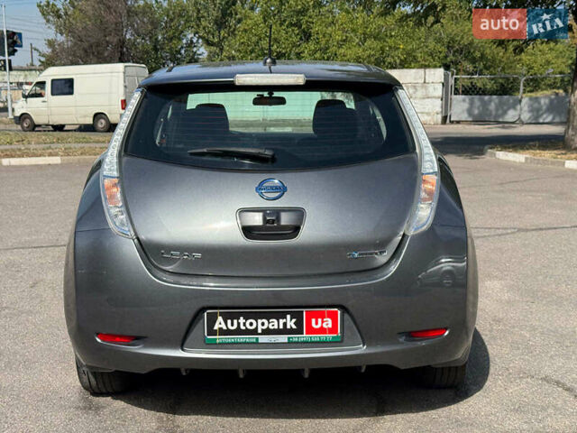 Сірий Ніссан Ліф, об'ємом двигуна 0 л та пробігом 125 тис. км за 7990 $, фото 1 на Automoto.ua