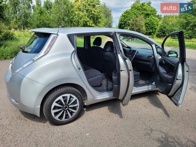 Сірий Ніссан Ліф, об'ємом двигуна 0 л та пробігом 89 тис. км за 8299 $, фото 13 на Automoto.ua