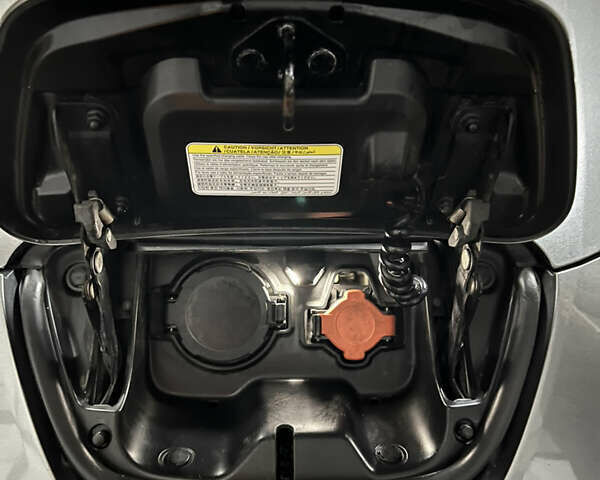 Серый Ниссан Лиф, объемом двигателя 0 л и пробегом 92 тыс. км за 8600 $, фото 34 на Automoto.ua