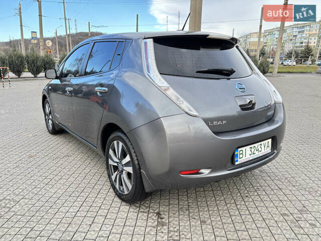 Серый Ниссан Лиф, объемом двигателя 0 л и пробегом 65 тыс. км за 9000 $, фото 4 на Automoto.ua