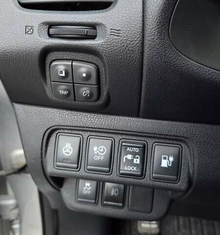 Сірий Ніссан Ліф, об'ємом двигуна 0 л та пробігом 110 тис. км за 7700 $, фото 10 на Automoto.ua