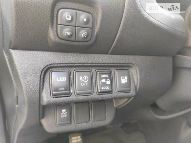 Серый Ниссан Лиф, объемом двигателя 0 л и пробегом 61 тыс. км за 8000 $, фото 22 на Automoto.ua