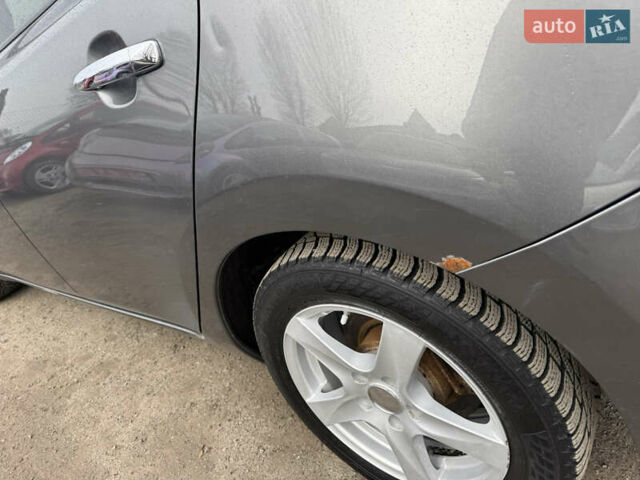 Серый Ниссан Лиф, объемом двигателя 0 л и пробегом 175 тыс. км за 7000 $, фото 12 на Automoto.ua