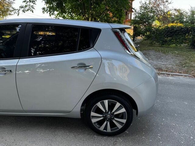 Серый Ниссан Лиф, объемом двигателя 0 л и пробегом 80 тыс. км за 10540 $, фото 10 на Automoto.ua