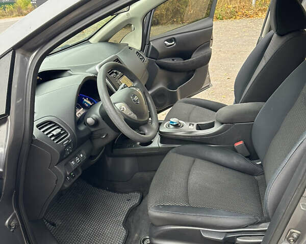 Сірий Ніссан Ліф, об'ємом двигуна 0 л та пробігом 106 тис. км за 8300 $, фото 11 на Automoto.ua