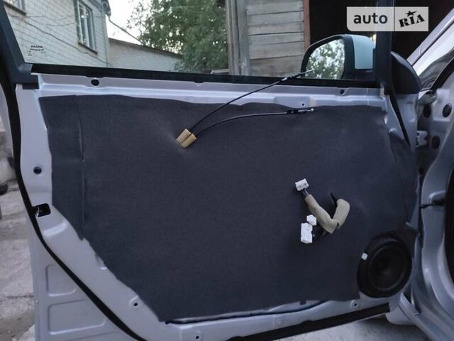 Серый Ниссан Лиф, объемом двигателя 0 л и пробегом 61 тыс. км за 8000 $, фото 38 на Automoto.ua