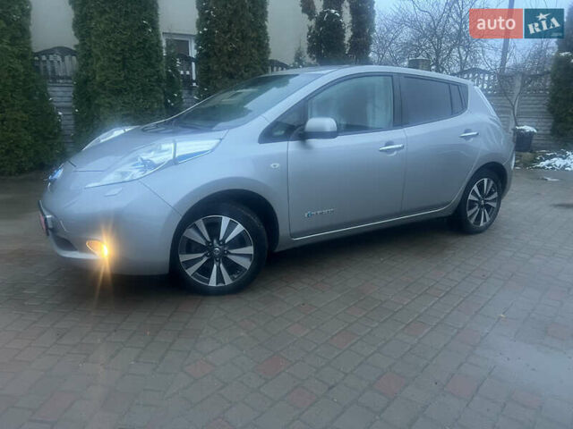 Серый Ниссан Лиф, объемом двигателя 0 л и пробегом 82 тыс. км за 7199 $, фото 1 на Automoto.ua