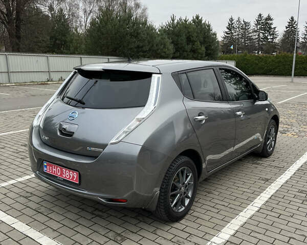 Серый Ниссан Лиф, объемом двигателя 0 л и пробегом 92 тыс. км за 8600 $, фото 5 на Automoto.ua