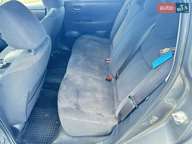 Серый Ниссан Лиф, объемом двигателя 0 л и пробегом 162 тыс. км за 6500 $, фото 8 на Automoto.ua