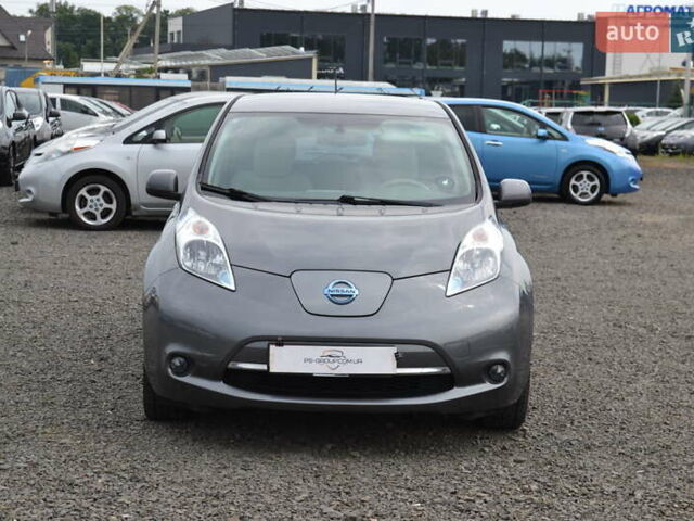 Серый Ниссан Лиф, объемом двигателя 0 л и пробегом 56 тыс. км за 8000 $, фото 2 на Automoto.ua