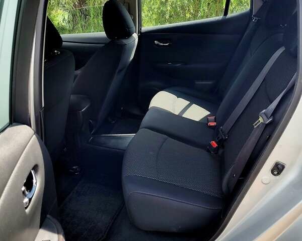 Сірий Ніссан Ліф, об'ємом двигуна 0 л та пробігом 89 тис. км за 8299 $, фото 8 на Automoto.ua