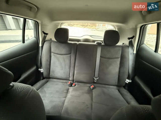 Серый Ниссан Лиф, объемом двигателя 0 л и пробегом 63 тыс. км за 7200 $, фото 62 на Automoto.ua