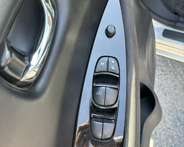 Серый Ниссан Лиф, объемом двигателя 0 л и пробегом 95 тыс. км за 9200 $, фото 14 на Automoto.ua