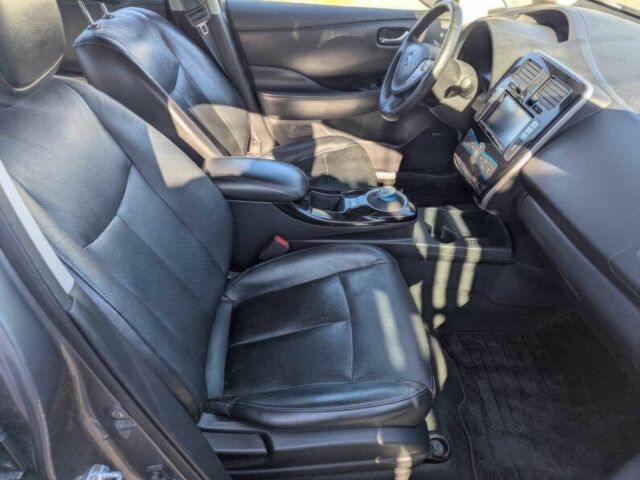 Серый Ниссан Лиф, объемом двигателя 0 л и пробегом 71 тыс. км за 1050 $, фото 8 на Automoto.ua