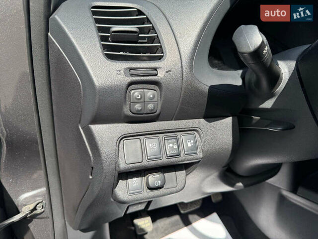 Сірий Ніссан Ліф, об'ємом двигуна 0 л та пробігом 125 тис. км за 7990 $, фото 20 на Automoto.ua