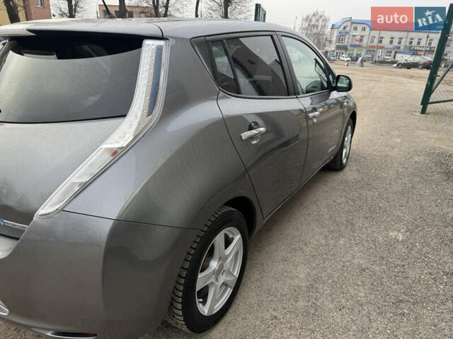 Серый Ниссан Лиф, объемом двигателя 0 л и пробегом 175 тыс. км за 7000 $, фото 8 на Automoto.ua