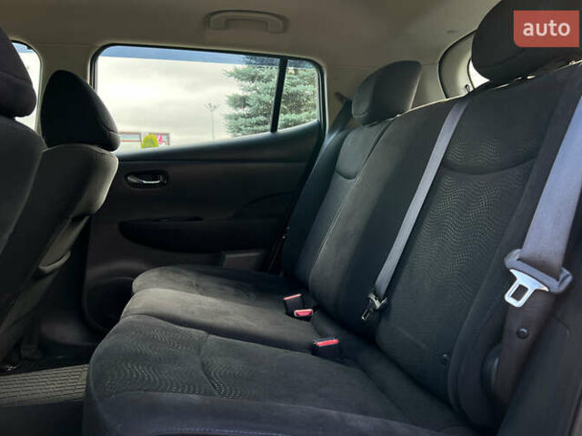 Серый Ниссан Лиф, объемом двигателя 0 л и пробегом 100 тыс. км за 8300 $, фото 13 на Automoto.ua