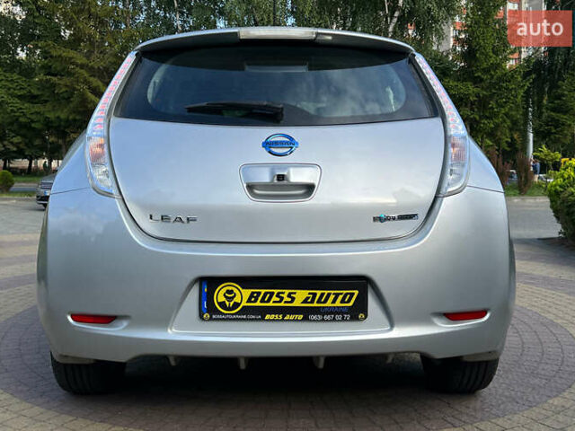 Серый Ниссан Лиф, объемом двигателя 0 л и пробегом 100 тыс. км за 8300 $, фото 5 на Automoto.ua