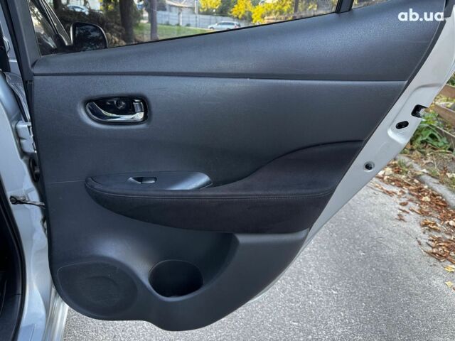 Серый Ниссан Лиф, объемом двигателя 0 л и пробегом 80 тыс. км за 10540 $, фото 25 на Automoto.ua