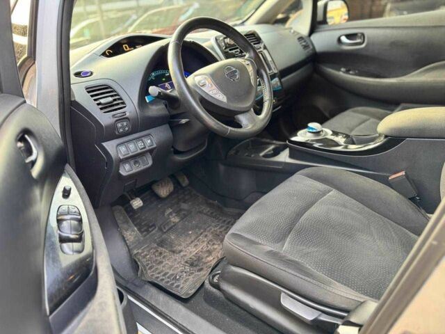 Сірий Ніссан Ліф, об'ємом двигуна 0 л та пробігом 94 тис. км за 7300 $, фото 10 на Automoto.ua