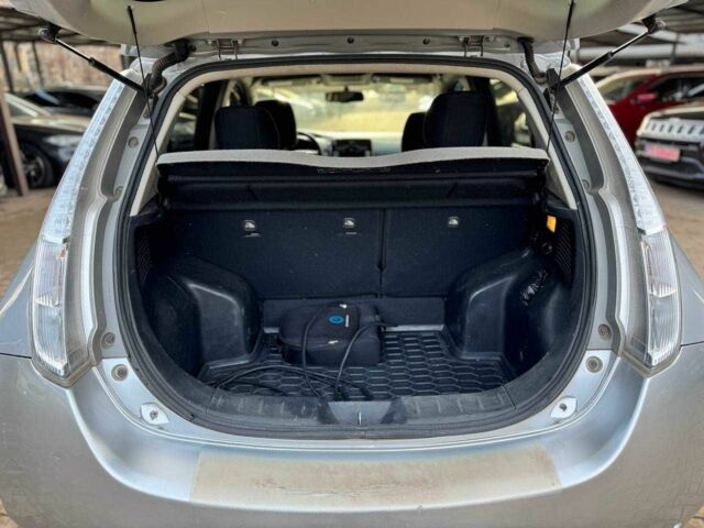 Сірий Ніссан Ліф, об'ємом двигуна 0 л та пробігом 94 тис. км за 7300 $, фото 7 на Automoto.ua