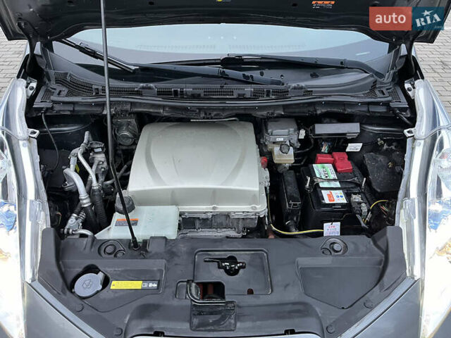 Серый Ниссан Лиф, объемом двигателя 0 л и пробегом 92 тыс. км за 8600 $, фото 85 на Automoto.ua