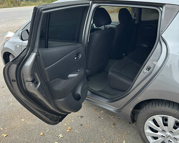 Сірий Ніссан Ліф, об'ємом двигуна 0 л та пробігом 106 тис. км за 8300 $, фото 7 на Automoto.ua