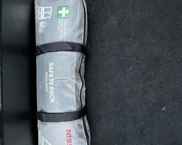 Серый Ниссан Лиф, объемом двигателя 0 л и пробегом 92 тыс. км за 8600 $, фото 82 на Automoto.ua