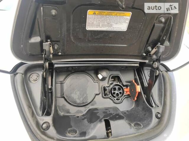 Серый Ниссан Лиф, объемом двигателя 0 л и пробегом 61 тыс. км за 8000 $, фото 33 на Automoto.ua