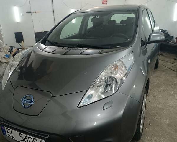 Серый Ниссан Лиф, объемом двигателя 0 л и пробегом 100 тыс. км за 6350 $, фото 3 на Automoto.ua