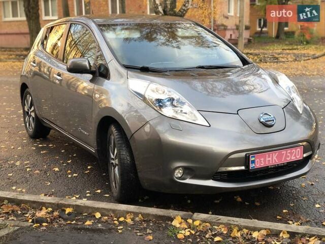 Серый Ниссан Лиф, объемом двигателя 0 л и пробегом 140 тыс. км за 8500 $, фото 3 на Automoto.ua