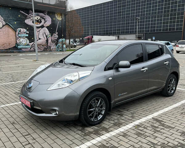 Серый Ниссан Лиф, объемом двигателя 0 л и пробегом 92 тыс. км за 8600 $, фото 10 на Automoto.ua