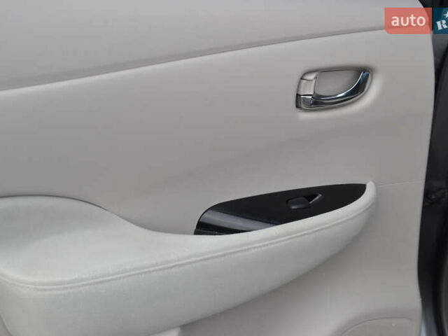 Серый Ниссан Лиф, объемом двигателя 0 л и пробегом 56 тыс. км за 8000 $, фото 16 на Automoto.ua