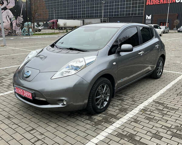 Серый Ниссан Лиф, объемом двигателя 0 л и пробегом 92 тыс. км за 8600 $, фото 11 на Automoto.ua