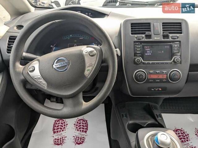 Серый Ниссан Лиф, объемом двигателя 0 л и пробегом 75 тыс. км за 8900 $, фото 27 на Automoto.ua