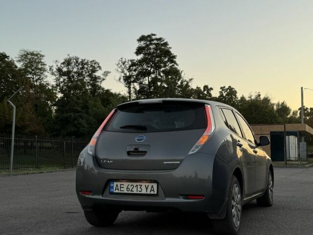 Серый Ниссан Лиф, объемом двигателя 0 л и пробегом 106 тыс. км за 7100 $, фото 3 на Automoto.ua