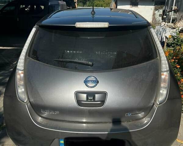 Серый Ниссан Лиф, объемом двигателя 0 л и пробегом 117 тыс. км за 7000 $, фото 9 на Automoto.ua