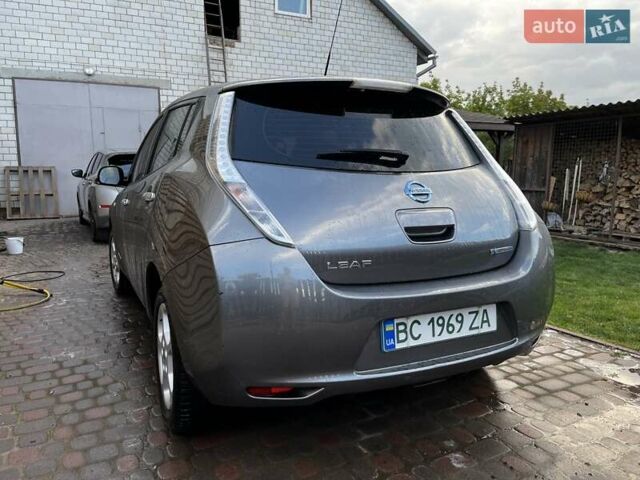 Серый Ниссан Лиф, объемом двигателя 0 л и пробегом 105 тыс. км за 9500 $, фото 7 на Automoto.ua