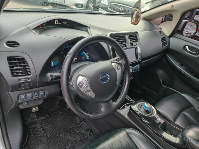 Серый Ниссан Лиф, объемом двигателя 0 л и пробегом 145 тыс. км за 6940 $, фото 18 на Automoto.ua