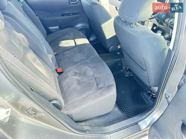 Серый Ниссан Лиф, объемом двигателя 0 л и пробегом 162 тыс. км за 6500 $, фото 7 на Automoto.ua