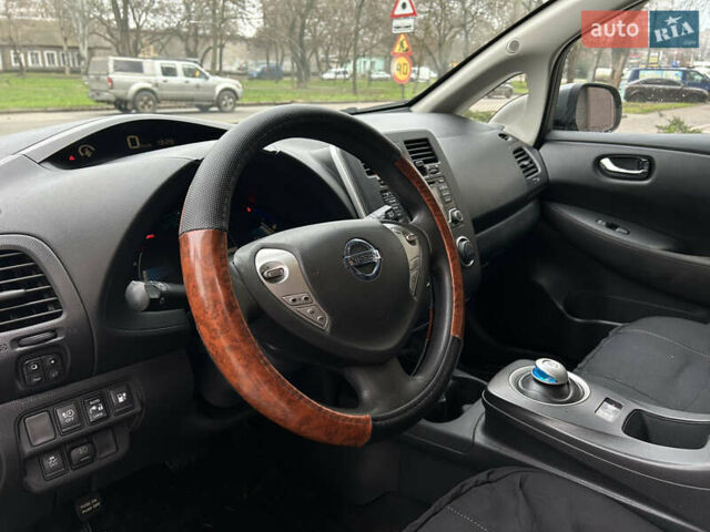Серый Ниссан Лиф, объемом двигателя 0 л и пробегом 140 тыс. км за 5999 $, фото 7 на Automoto.ua